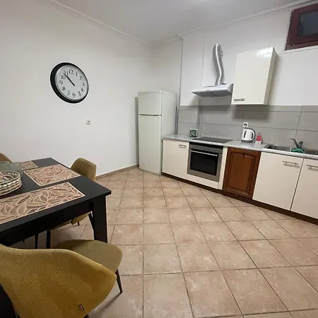 Christina's * Stratoni